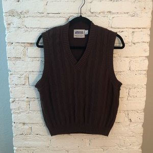 Amana Fine Woolens Vintage V Neck Cable Knit Vest